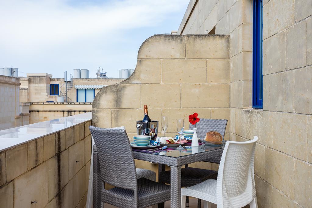 Seaview Luxury Penthouse With Shared Swimming Pool Apartment Ghajnsielem Exterior photo